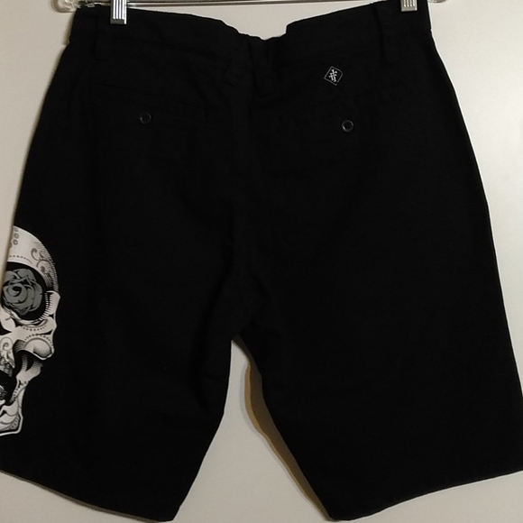 Shorts - Picture 2 of 3